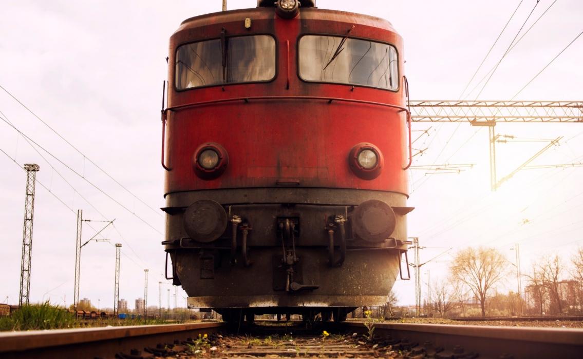 Prace nad przywróceniem połączeń kolejowych do Karpacza z opóźnieniem, ale w toku