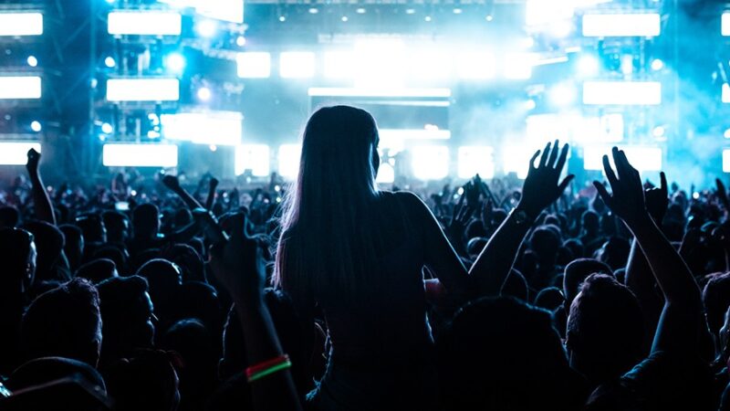 Wieczór pełen swingowych emocji – koncert Retrofonik w Karpaczu