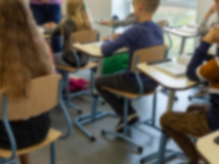 Pasowanie pierwszoklasistów w Karpaczu z okazji Dnia Edukacji Narodowej