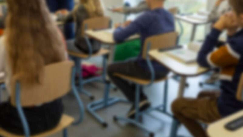 Pasowanie pierwszoklasistów w Karpaczu z okazji Dnia Edukacji Narodowej