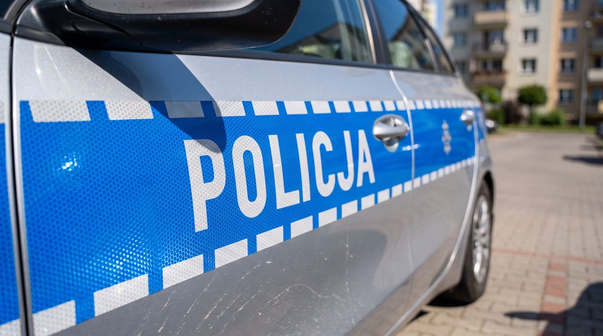 Odblaski mogą uratować życie. Policja przypomina o bezpieczeństwie pieszych